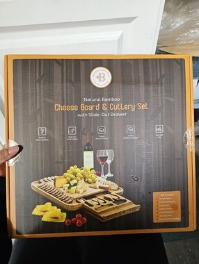NWT Bambusi Bamboo Cheese Board Cutlery Set